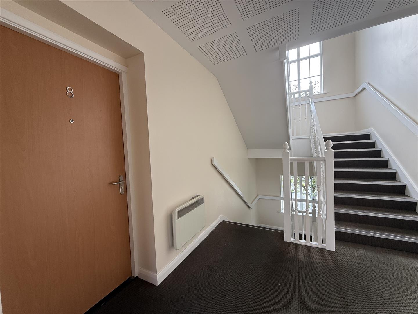2 bed flat/apartment in Vale View, Mossley, Ashton-Under-Lyne – photo 5